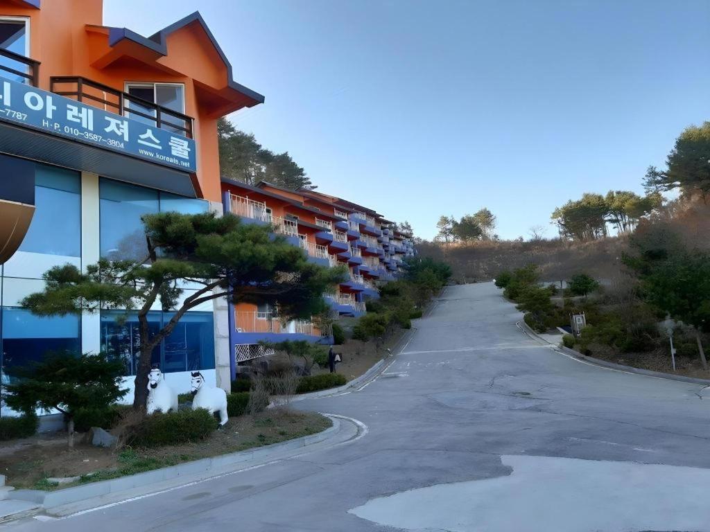Hyundai Elliot Hotel And Resort Пхёнчхан Экстерьер фото
